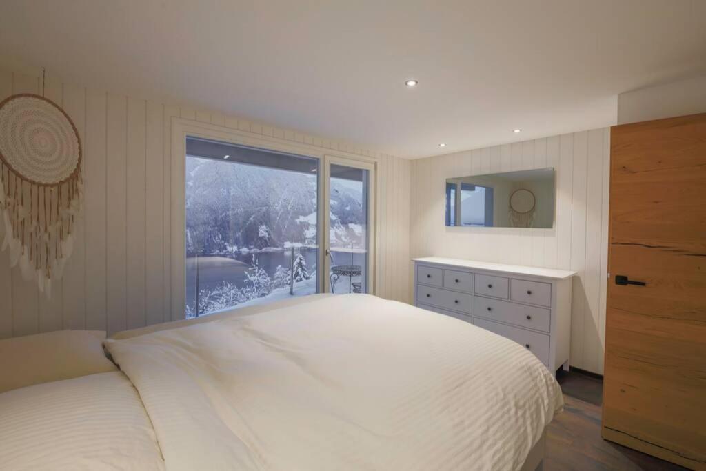 Exklusives Chalet Mit Traumhafter See- Und Bergsicht Seelisberg Dış mekan fotoğraf